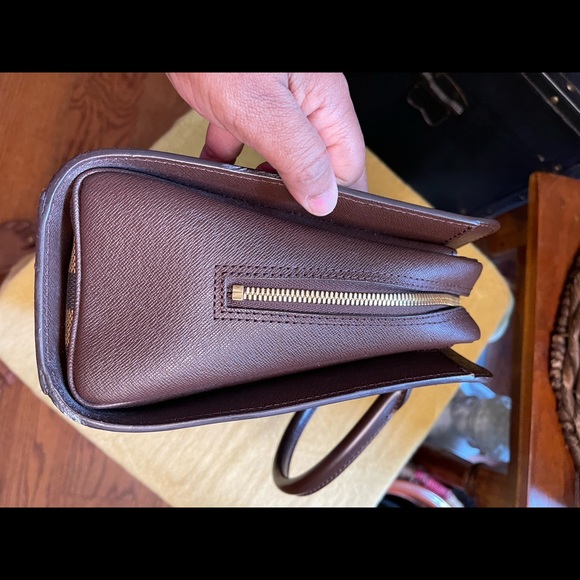 Authentic DE Louis Vuitton Triana Tote - Picture 6 of 15